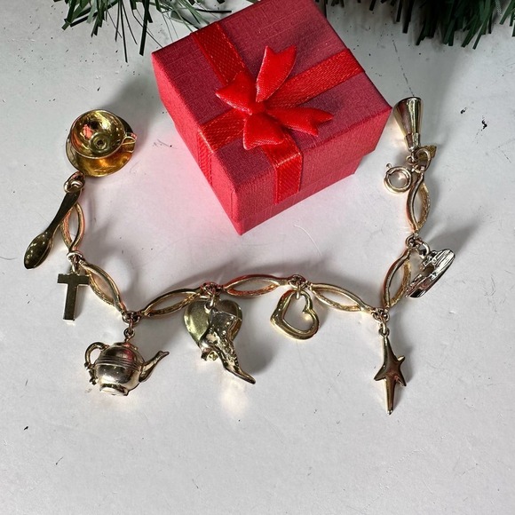 Vintage Sarah Coventry Goldtone Charm Bracelet 7.5" - Picture 2 of 13